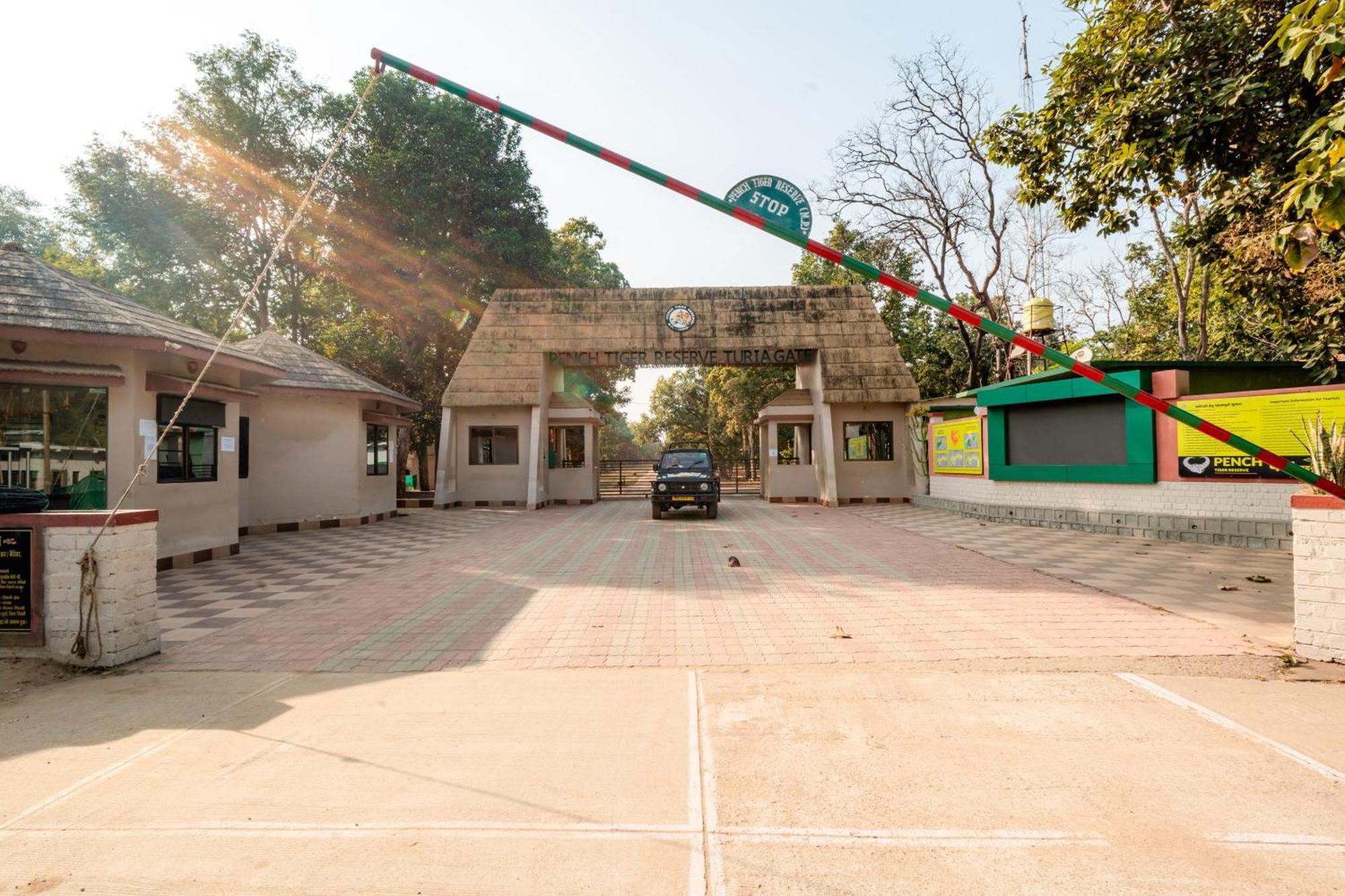 ホテル Treebo Premium Mowgli'S Den, Pench Khawāsa エクステリア 写真