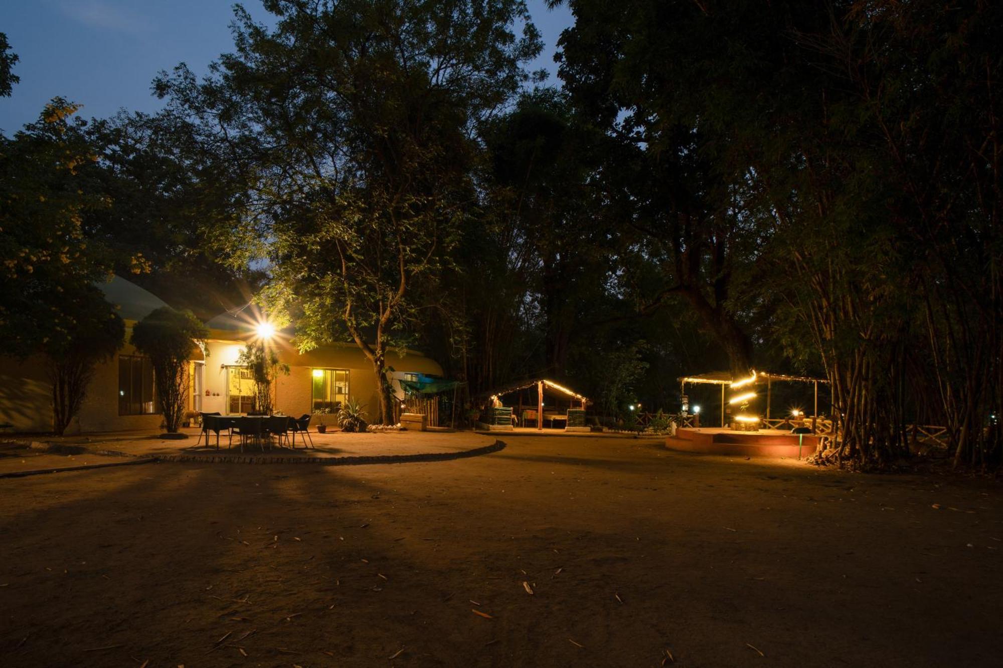 ホテル Treebo Premium Mowgli'S Den, Pench Khawāsa エクステリア 写真
