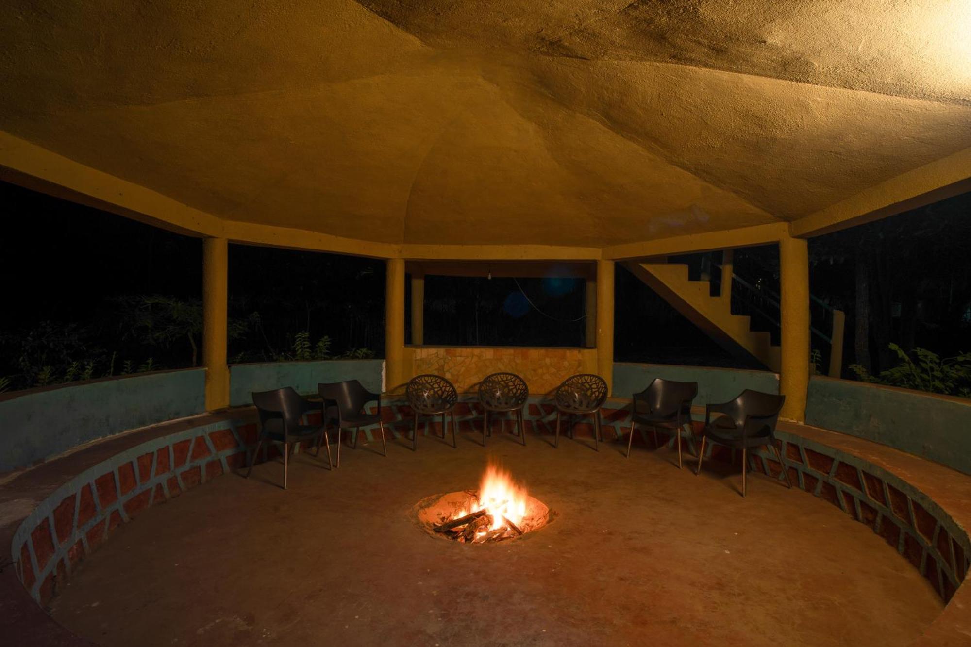 ホテル Treebo Premium Mowgli'S Den, Pench Khawāsa エクステリア 写真