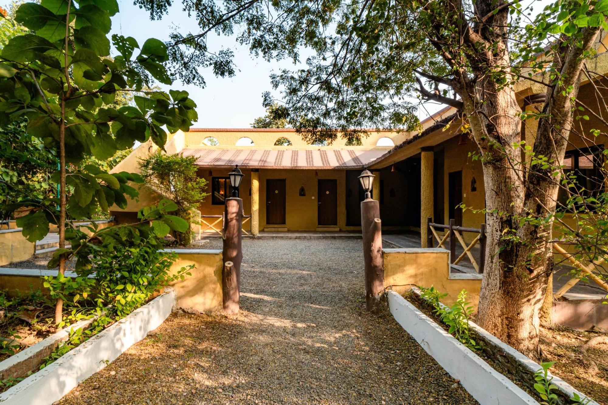 ホテル Treebo Premium Mowgli'S Den, Pench Khawāsa エクステリア 写真